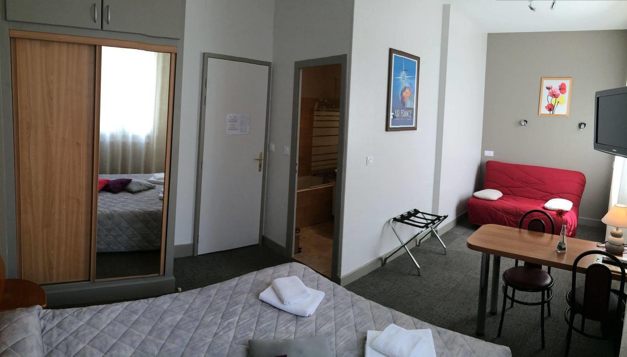 Hotel De L'Aviation La Bourboule Ngoại thất bức ảnh
